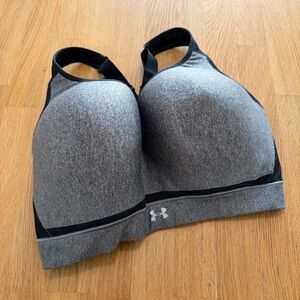 Under Armour 38DD Gray Raceerback Wireless Sports Bra